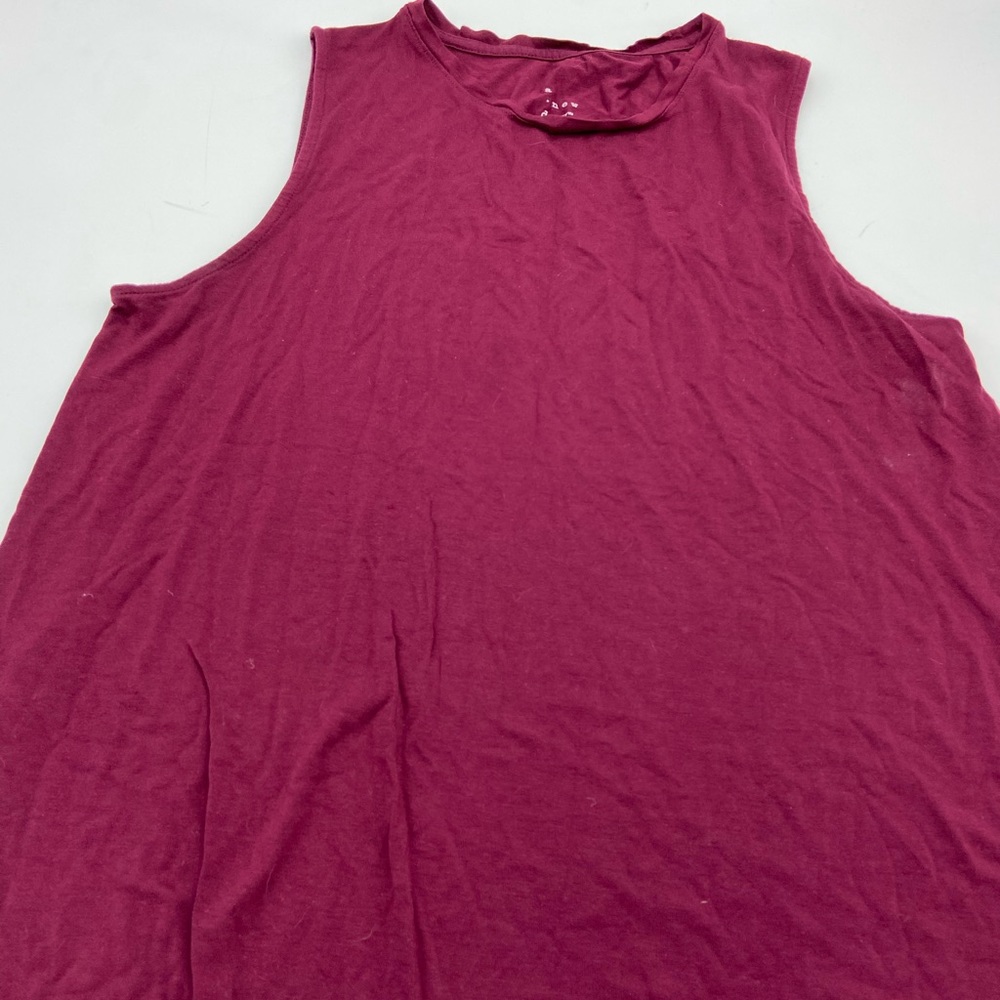 2 women’s tank tops size large